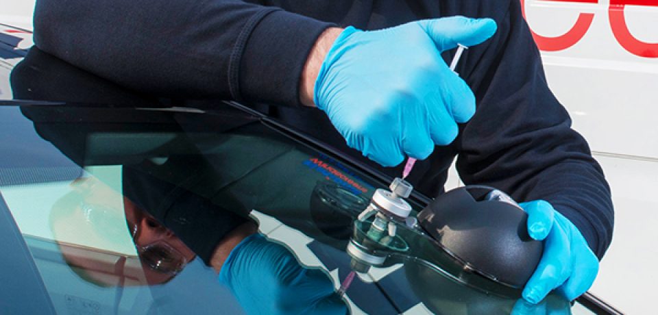 How Windscreen Repair Works and How to Do It Yourself