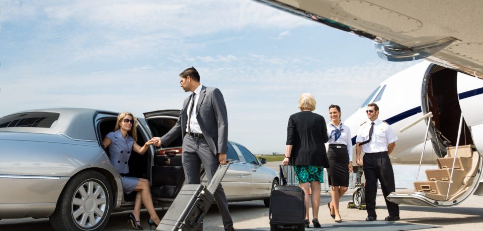 Can You Book an Airport Auto Shuttle Service in Advance?